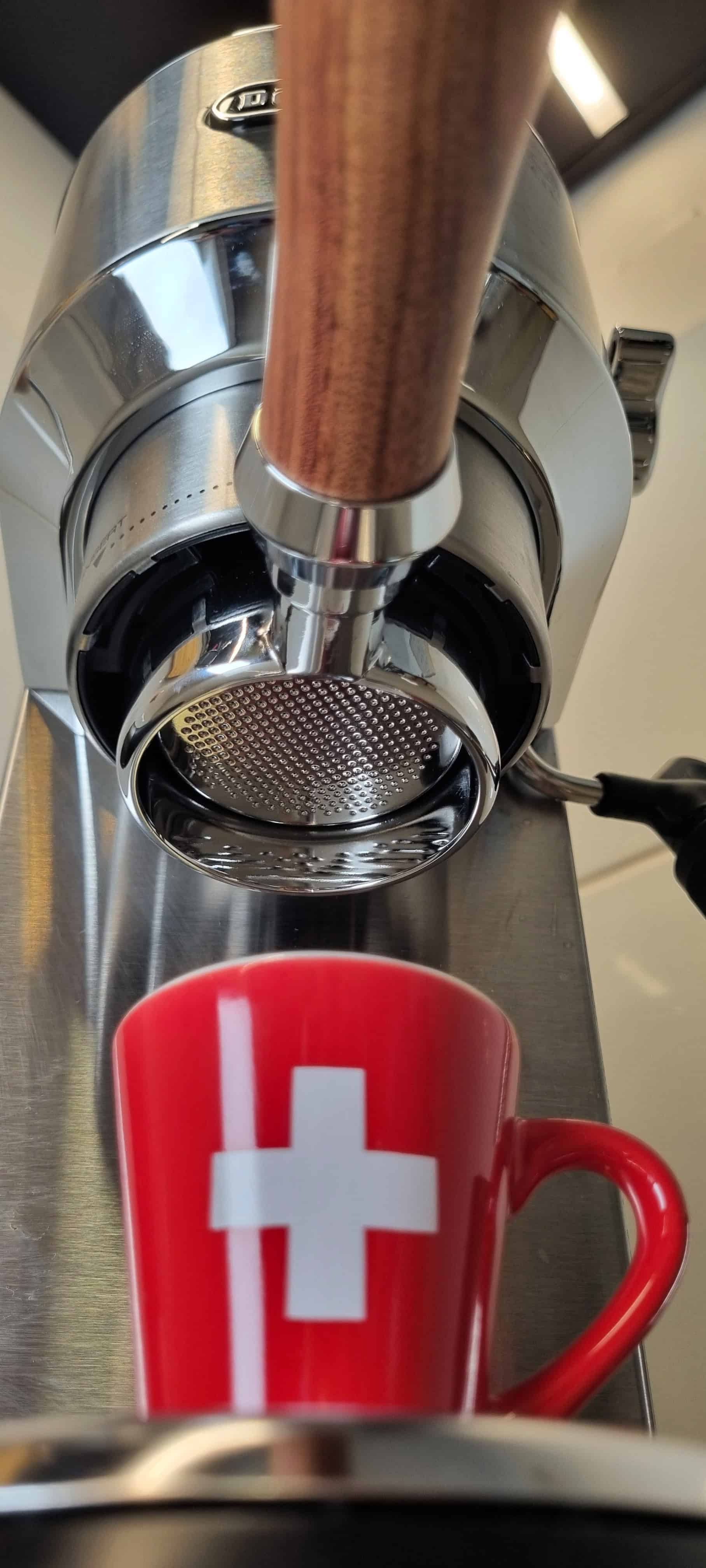 DeLonghi Dedica EC685